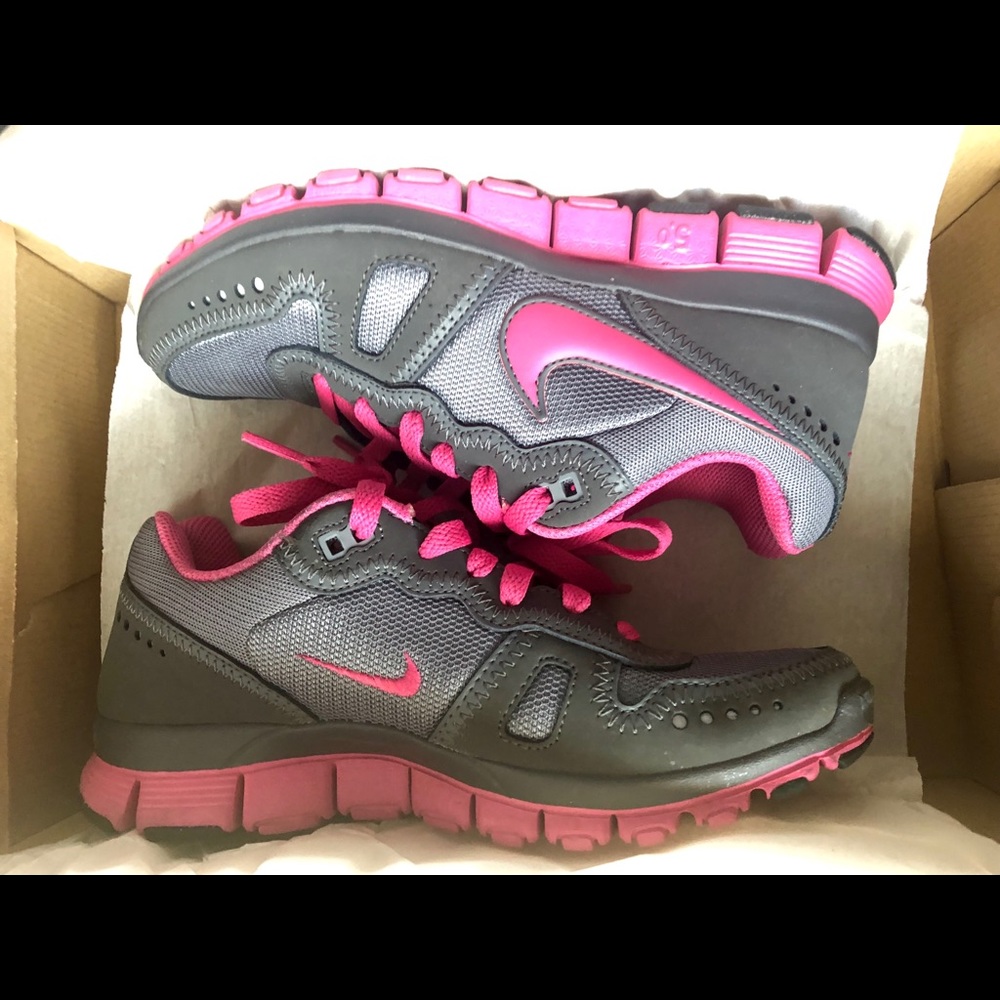 Ladies Nike Free Waffle 5.0 size 6.5 pink and gray